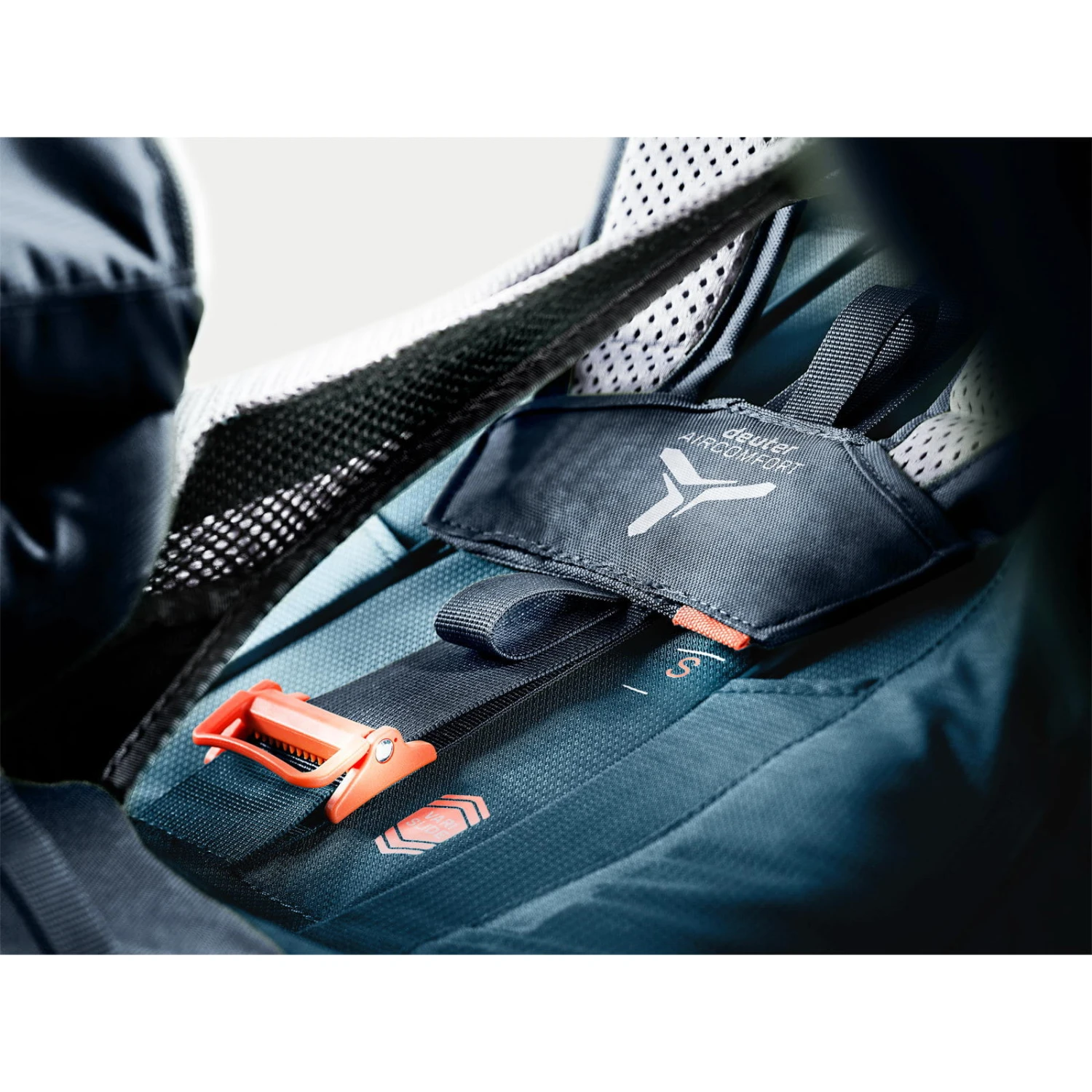 Deuter Futura Air Trek 50 + 10 - Trekkingrucksack 10 Deuter Futura Air Trek 50 + 10 - Trekkingrucksack – Bild 8